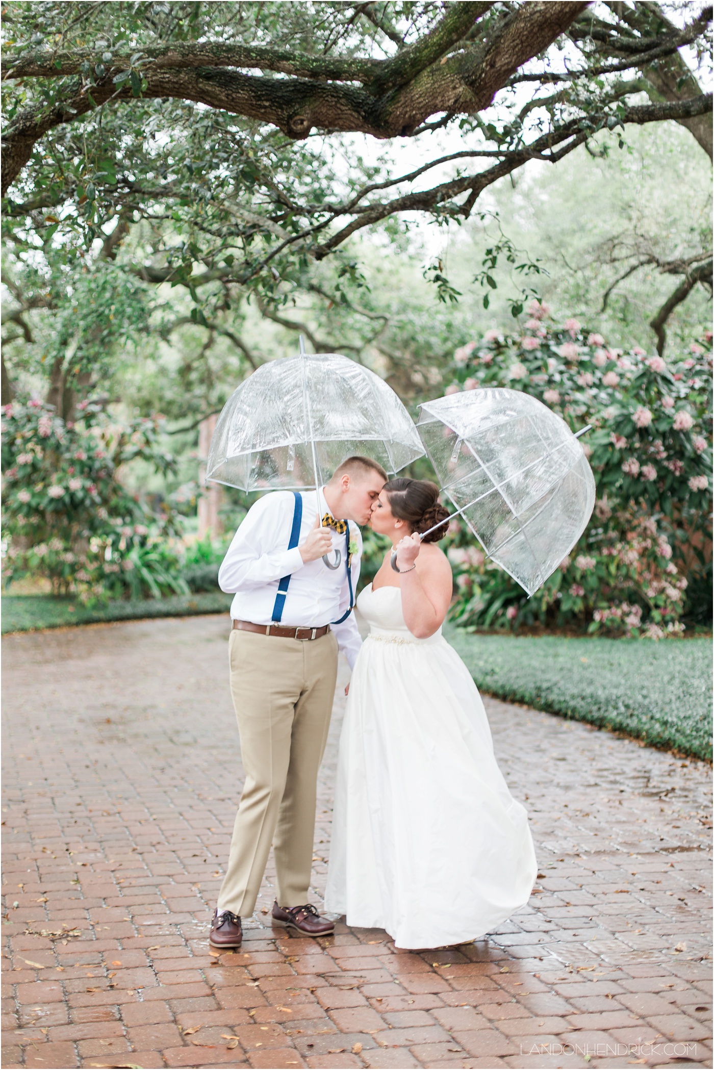 How to Make a Rainy Wedding Day Amazing