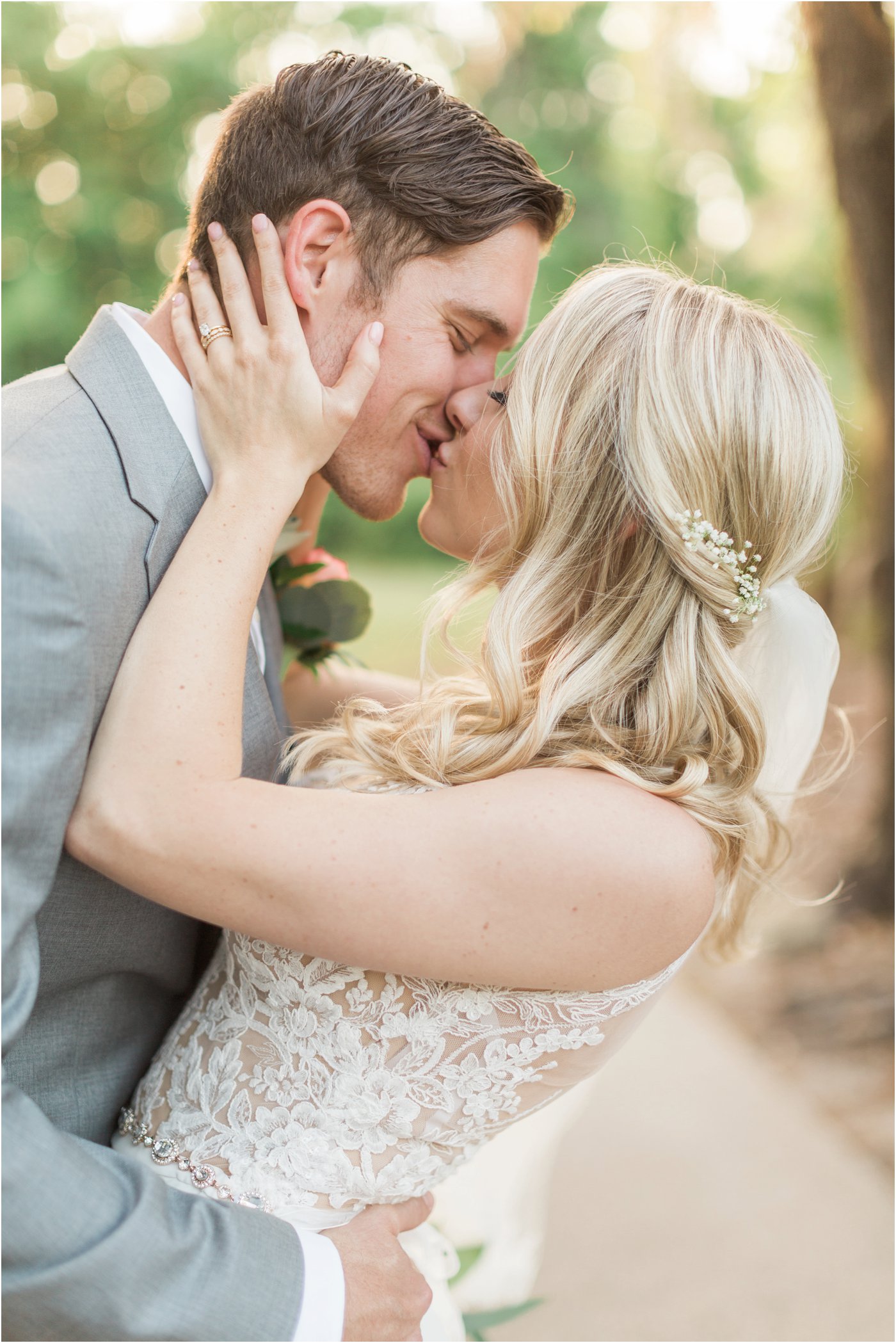 pandemic love story, intimate backyard wedding